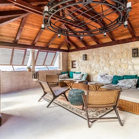Gospa Villa
